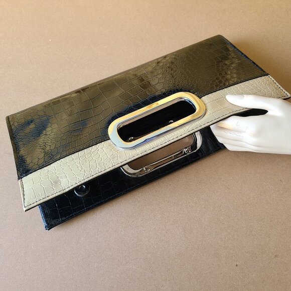 Giannini Dual Color Clutch Purse - Picture 4 of 6